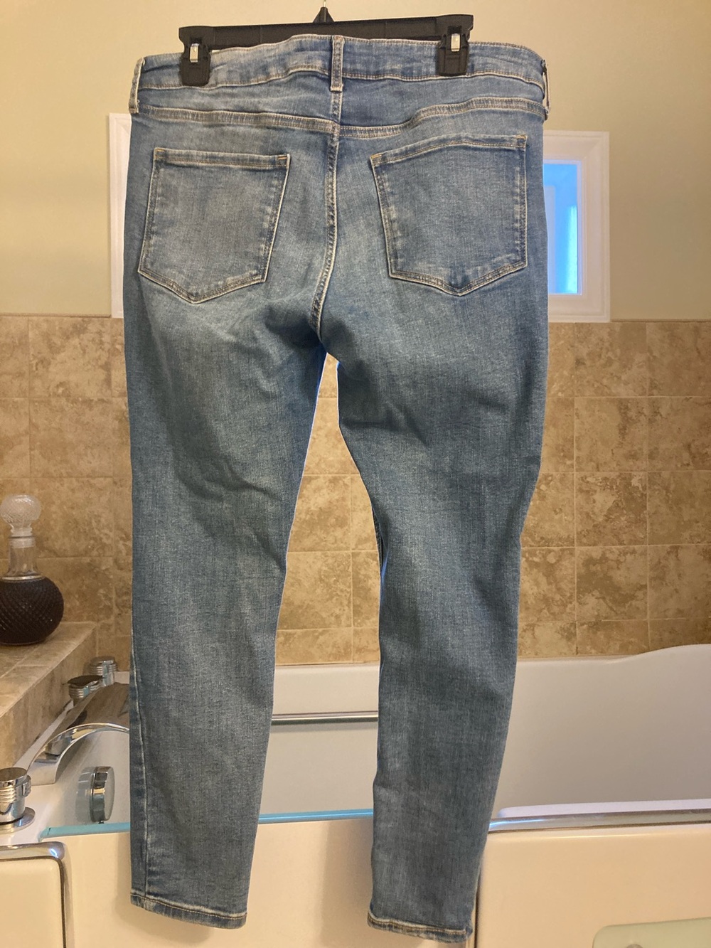Women's Old Navy Rockstar Super Skinny Light Blue Stretch Denim Jeans - 16 short - Picture 2 of 4